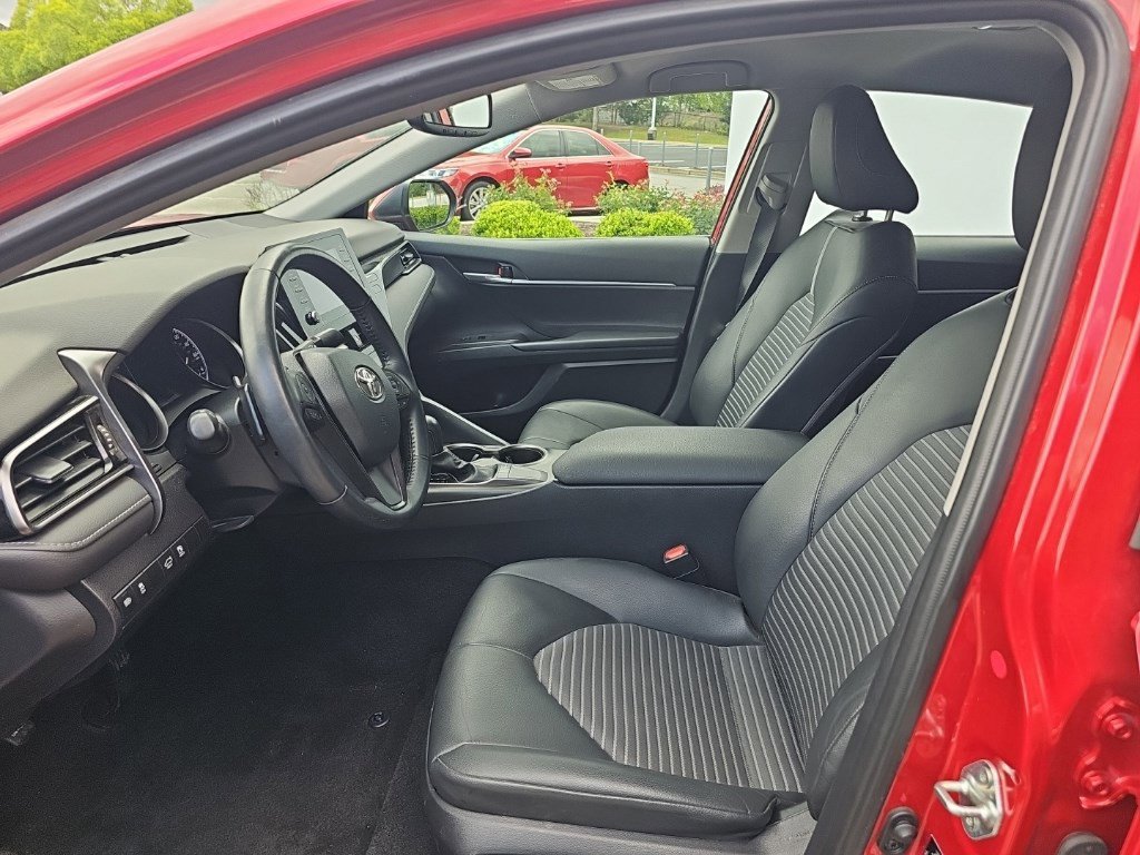 Used 2023 Toyota Camry SE w/ Convenience Package FWD image 8