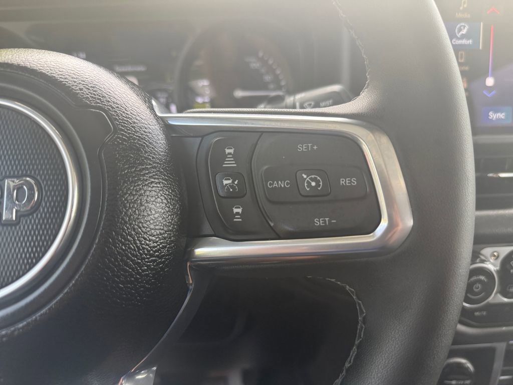 Certified 2025 Jeep Wrangler Unlimited Sahara w/ Safety Group image 23