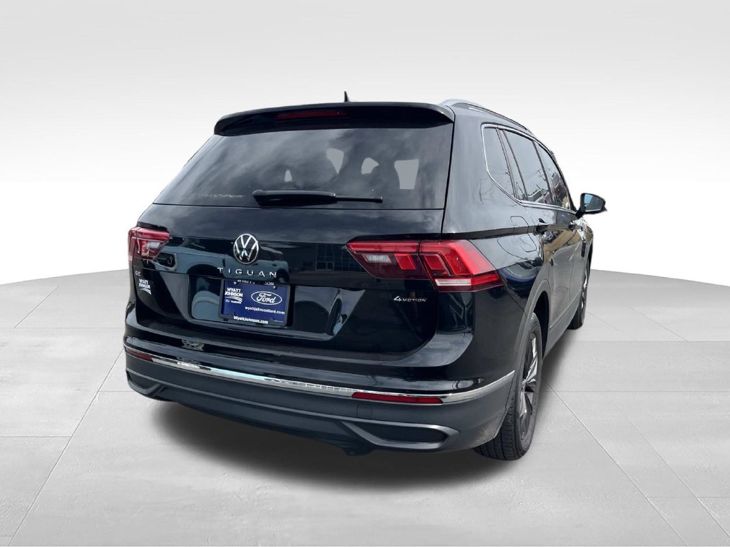 Used 2024 Volkswagen Tiguan SE AWD/4WD image 3