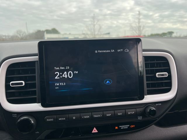 Used 2023 Hyundai Venue Limited image 23