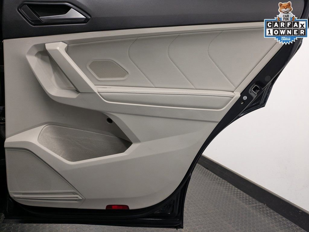 Used 2023 Volkswagen Tiguan SE R-Line image 27