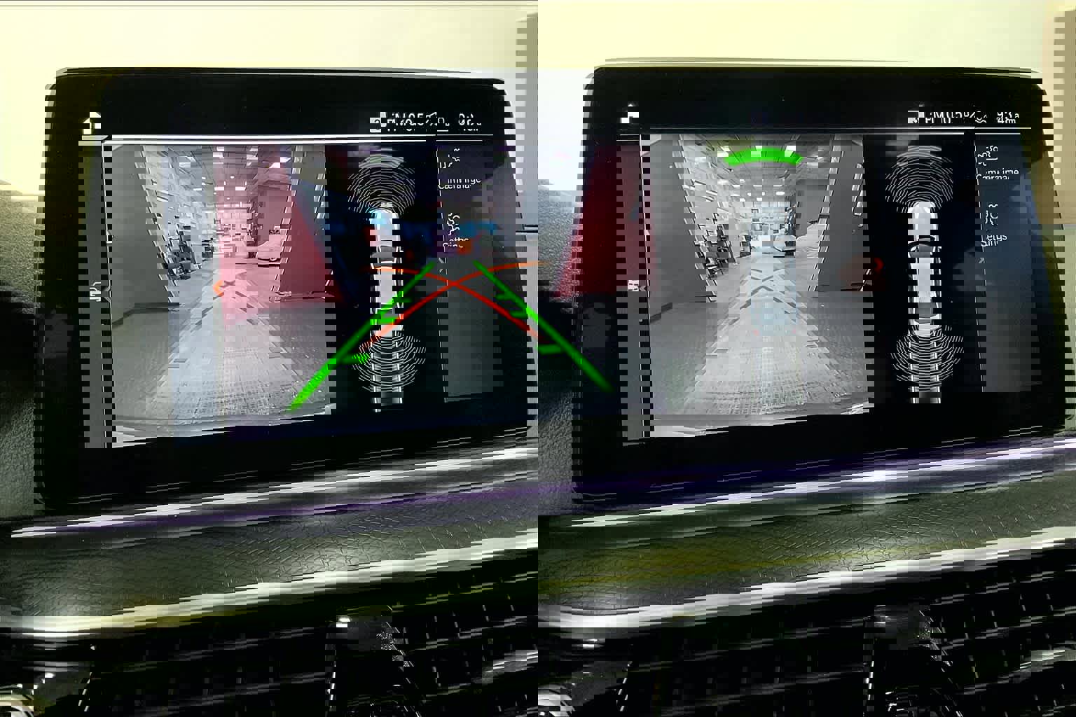 Used 2021 BMW 530i xDrive w/ M Sport Package image 30