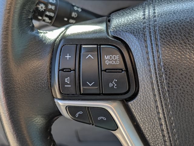 Used 2019 Toyota Sienna XLE w/ XLE Navigation Package FWD image 22