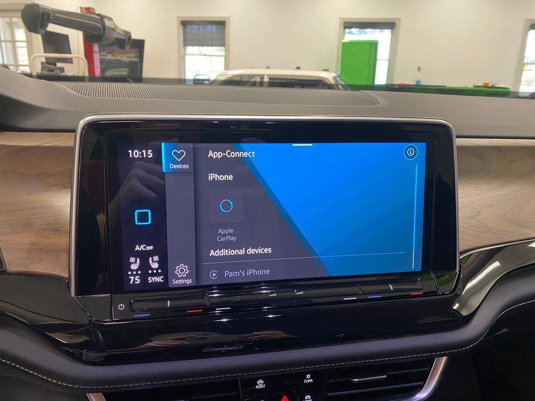 Used 2025 Volkswagen Atlas SE image 6