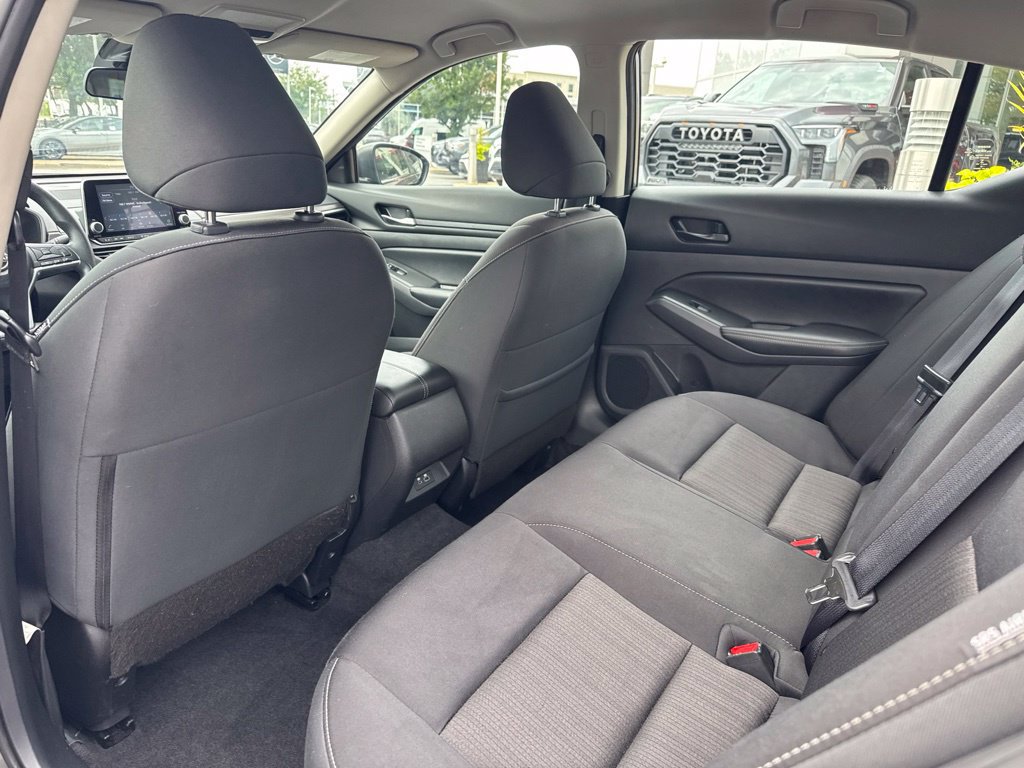 Used 2024 Nissan Altima 2.5 SV FWD image 16