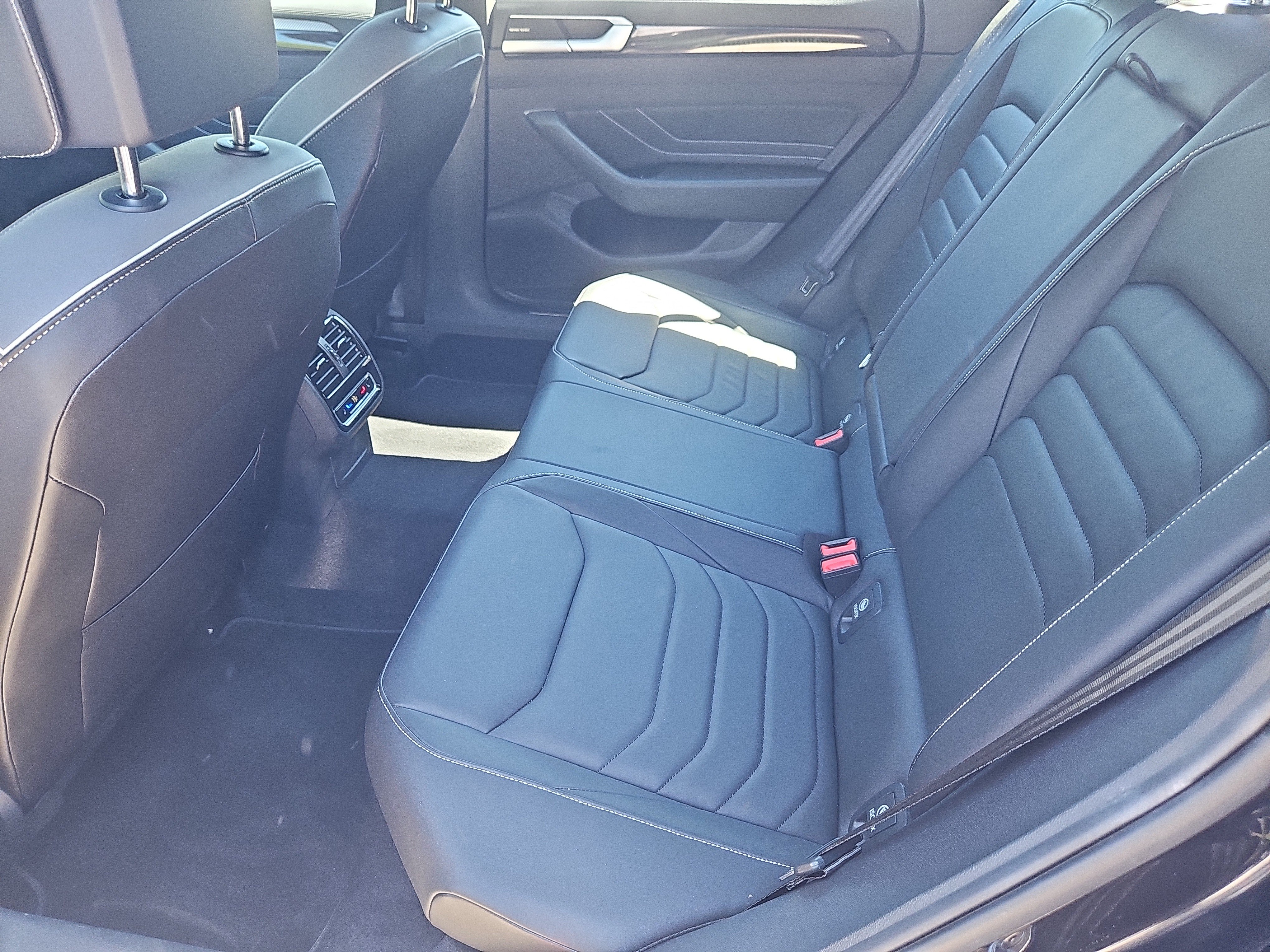 Certified 2023 Volkswagen Arteon SEL Premium w/ Arteon MDO Package (Z43) AWD/4WD image 36