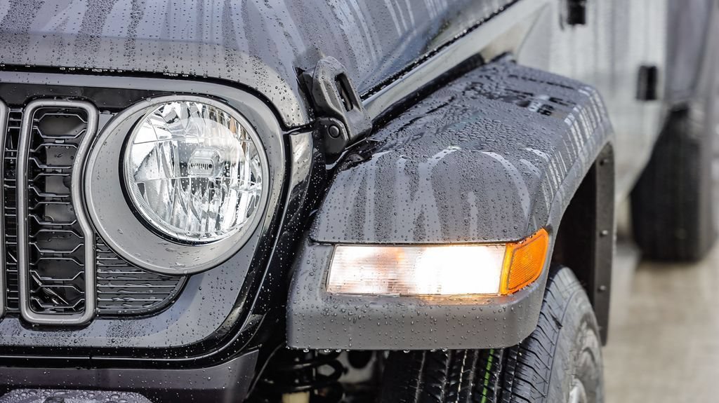 New 2026 Jeep Gladiator Sport AWD/4WD image 5