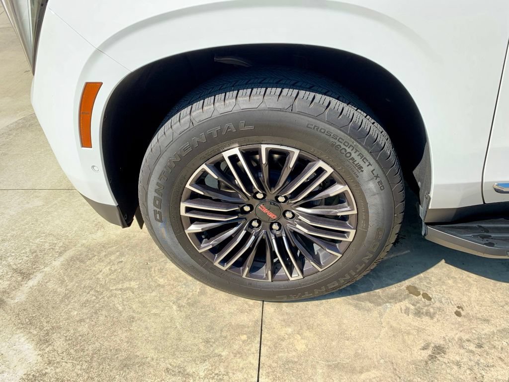 Used 2025 GMC Yukon Elevation RWD image 9