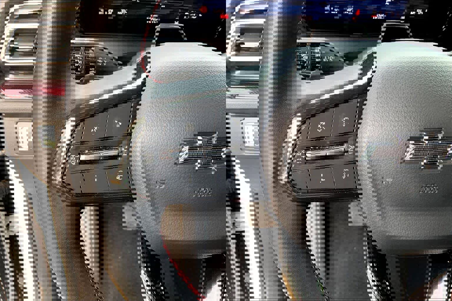 Used 2024 Chevrolet Traverse RS image 23