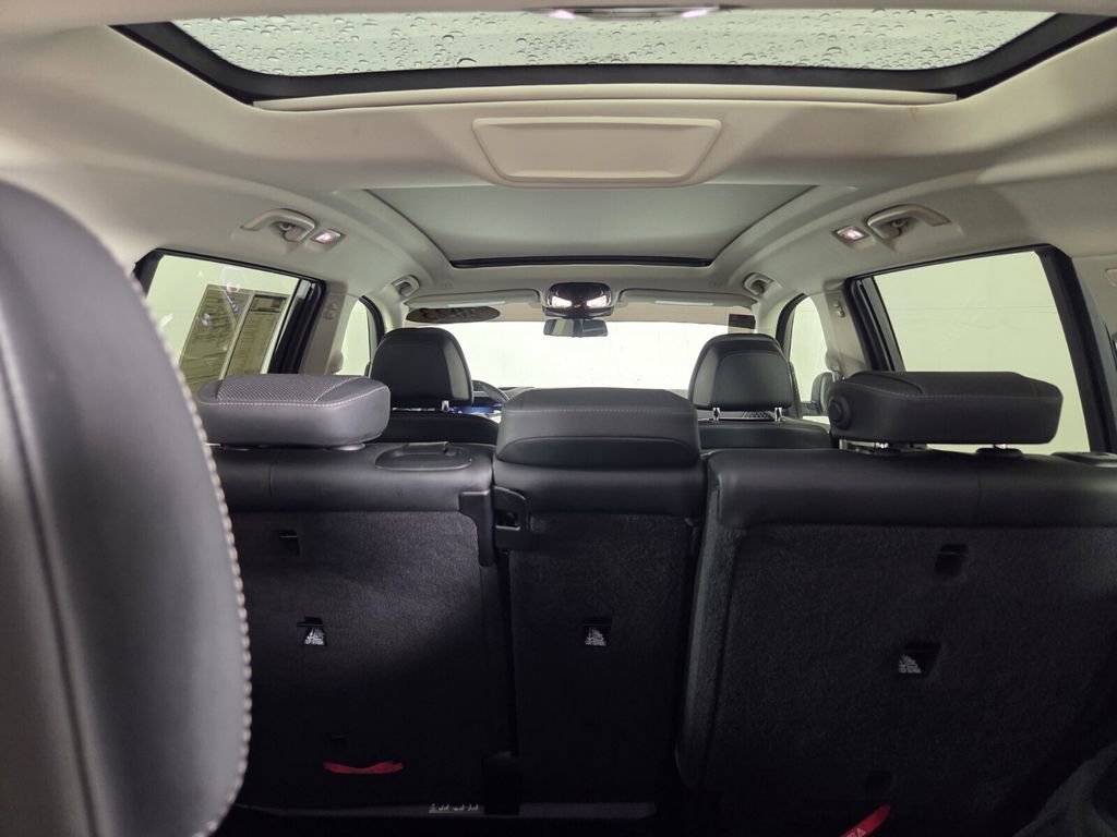 Used 2023 BMW X7 xDrive40i w/ Premium Package image 32