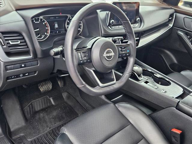 Used 2023 Nissan Rogue SV w/ SV Premium B Package image 9