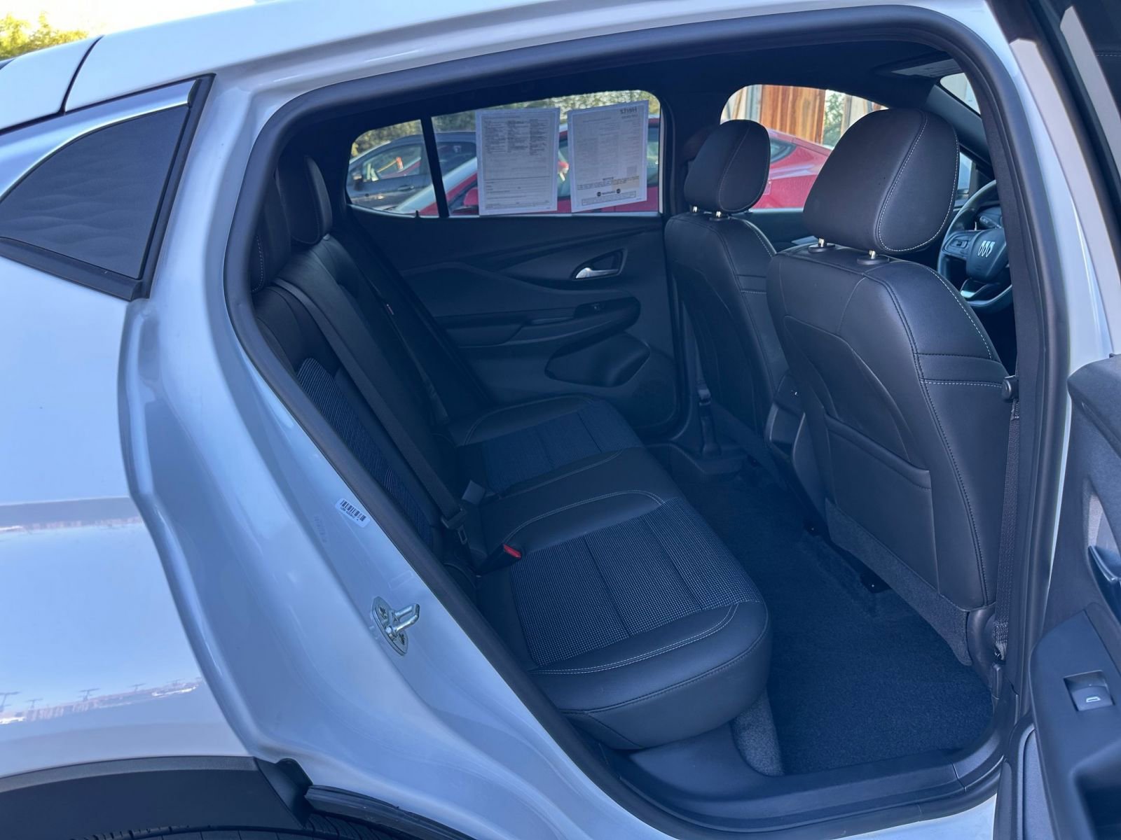 Used 2025 Buick Envista Preferred image 22