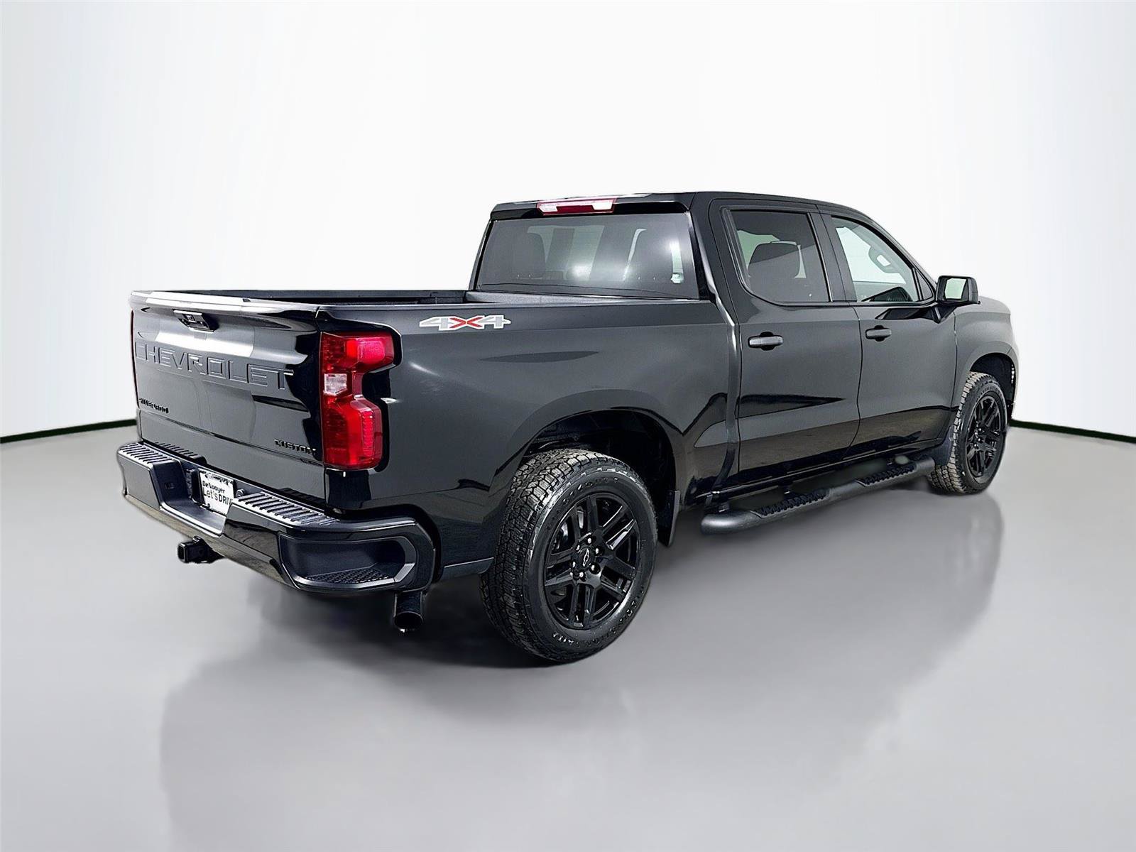 Used 2023 Chevrolet Silverado 1500 Custom w/ Rally Edition AWD/4WD image 9