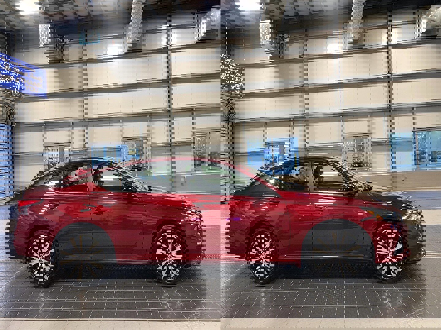 Used 2021 Nissan Altima 2.5 SR w/ SR Premium Package image 4