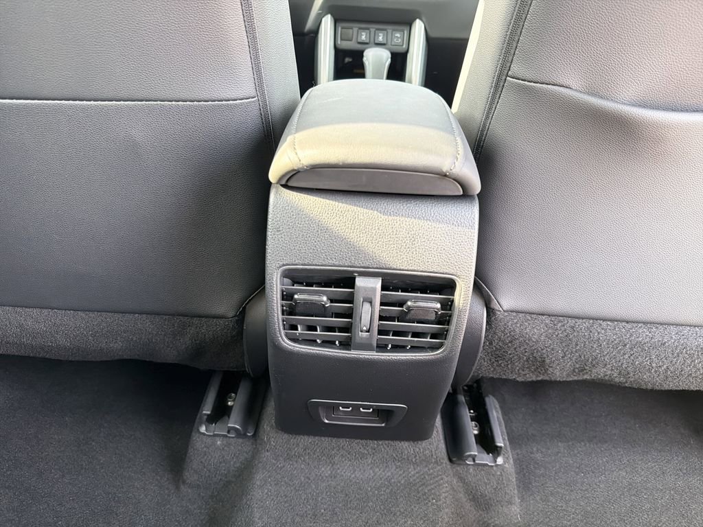 Used 2024 Toyota Corolla Cross XLE w/ Convenience Package FWD image 21