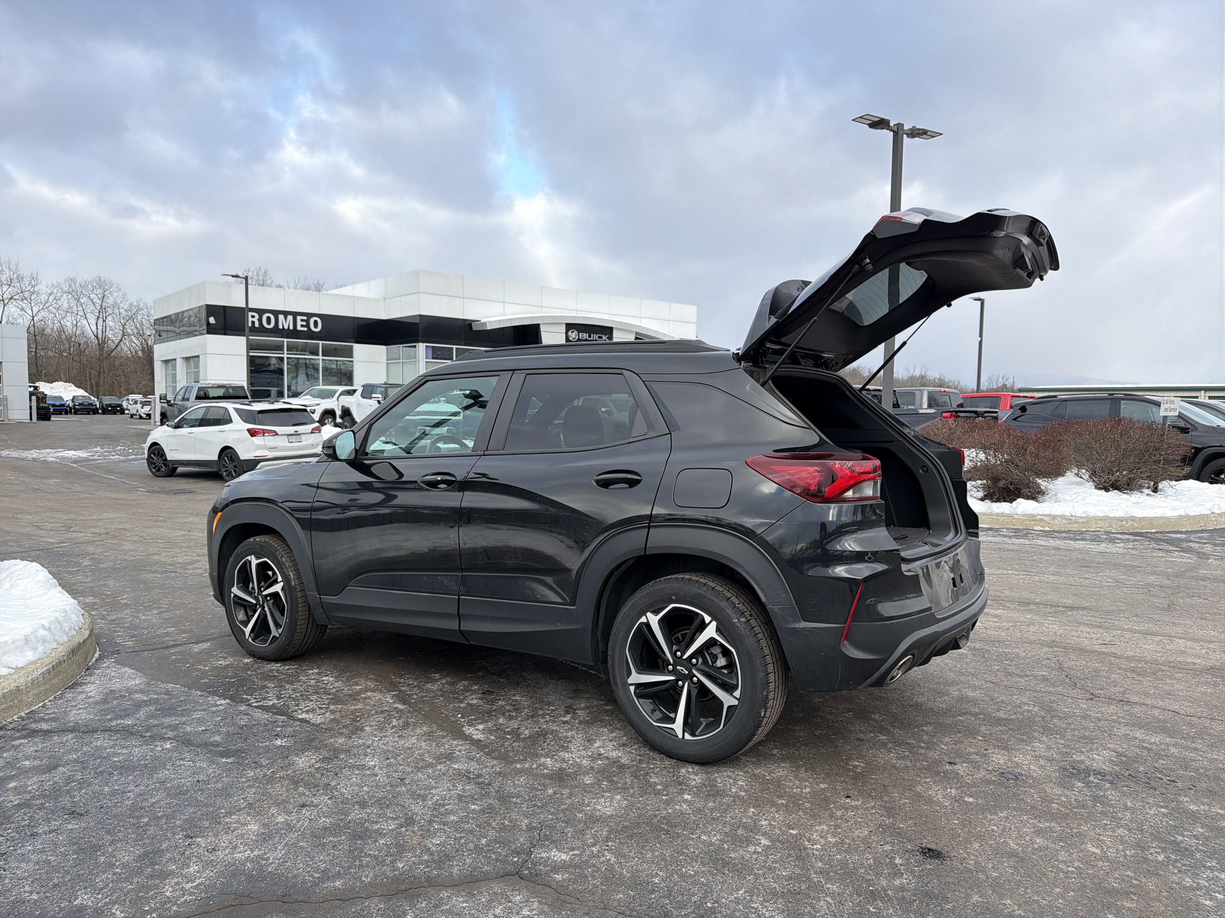 Used 2023 Chevrolet TrailBlazer RS w/ Technology Package image 28