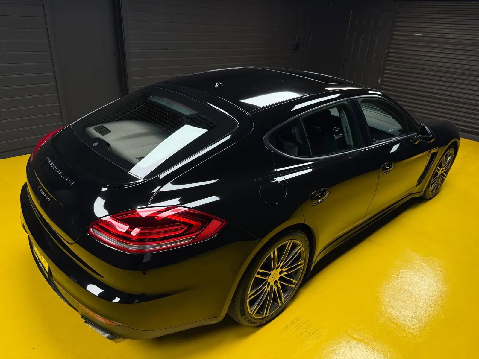 Used 2015 Porsche Panamera 4 AWD/4WD image 11