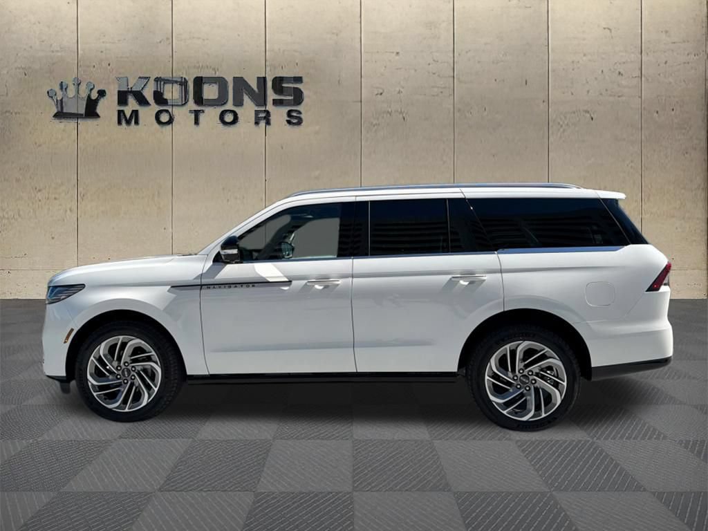 New 2026 Lincoln Navigator Reserve AWD/4WD image 4