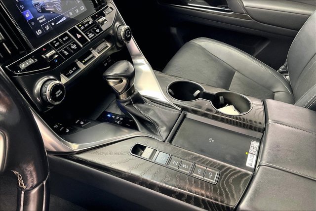 Used 2022 Lexus LX 600 4WD w/ Luxury Package image 17