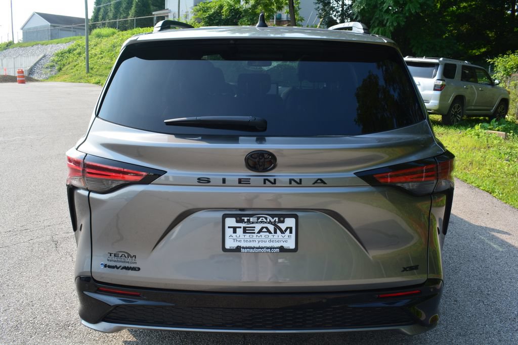 Used 2026 Toyota Sienna XSE AWD/4WD image 6