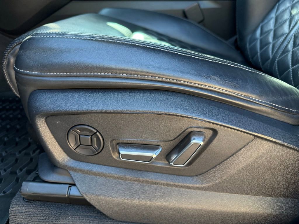 Used 2022 Audi SQ7 Prestige image 16