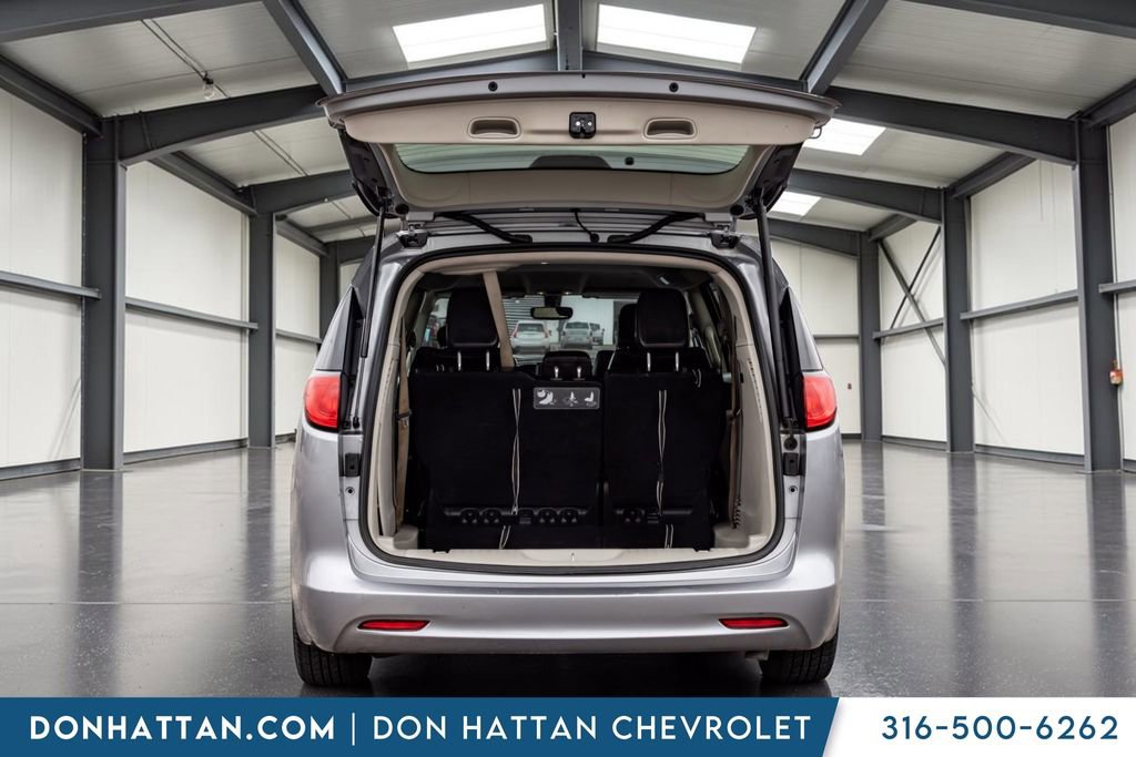 Used 2021 Chrysler Voyager Lxi FWD image 25