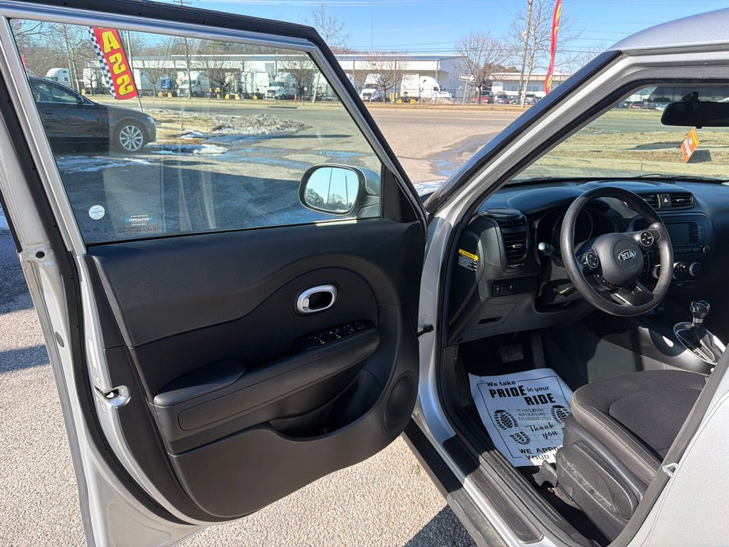 Used 2017 Kia Soul FWD image 20
