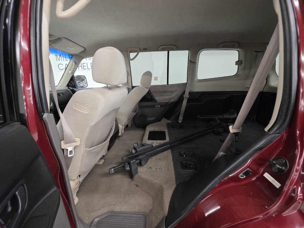 Used 2002 Mitsubishi Montero XLS AWD/4WD image 8