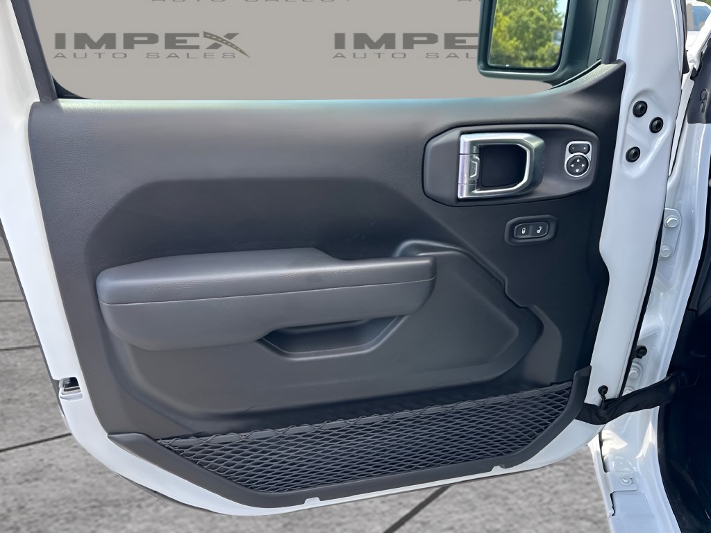 Used 2025 Jeep Wrangler Sport AWD/4WD image 24