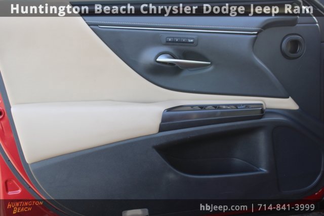 Used 2019 Lexus ES 350 image 10
