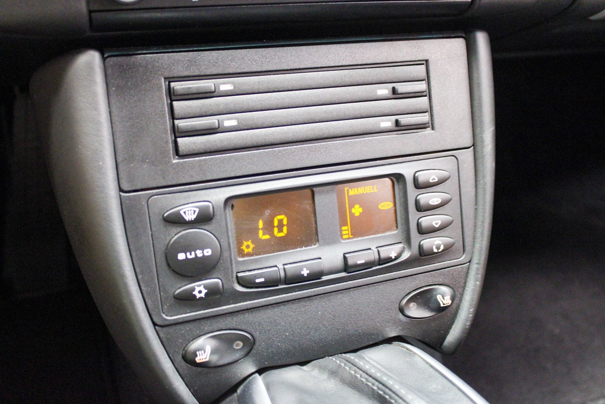 Used 2004 Porsche 911 Turbo image 30