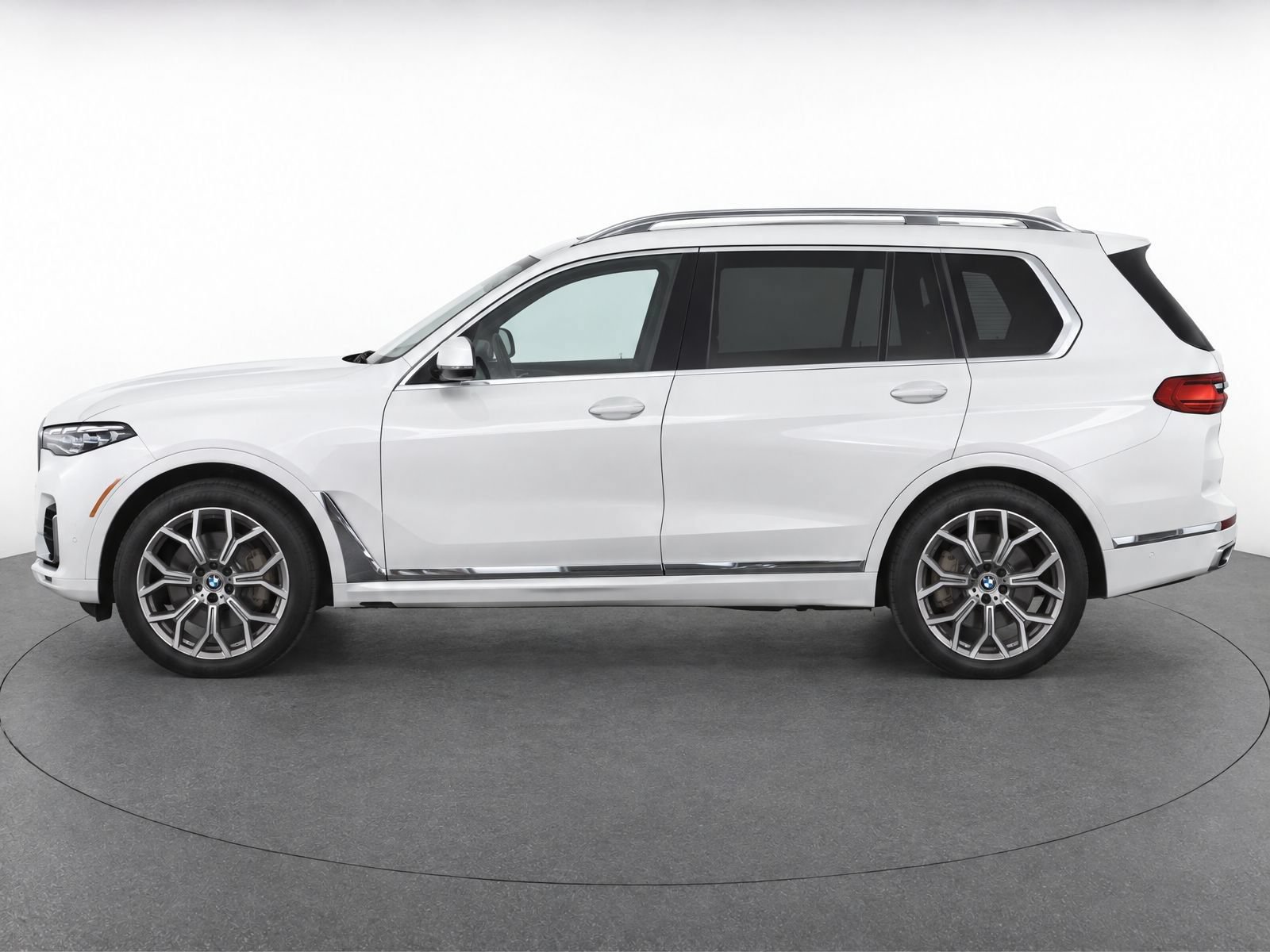 Used 2021 BMW X7 xDrive40i w/ Parking Assistance Package AWD/4WD image 3