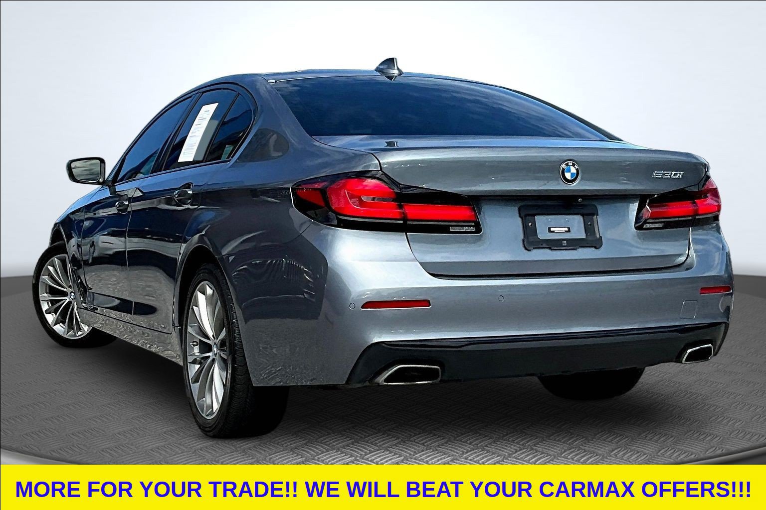 Used 2022 BMW 530i w/ M Sport Package RWD image 4