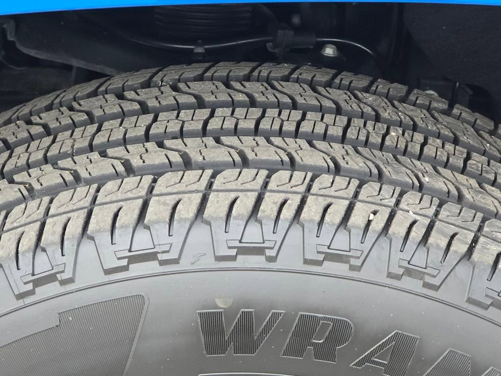 Used 2023 Chevrolet Colorado LT w/ LT Convenience Package II image 28