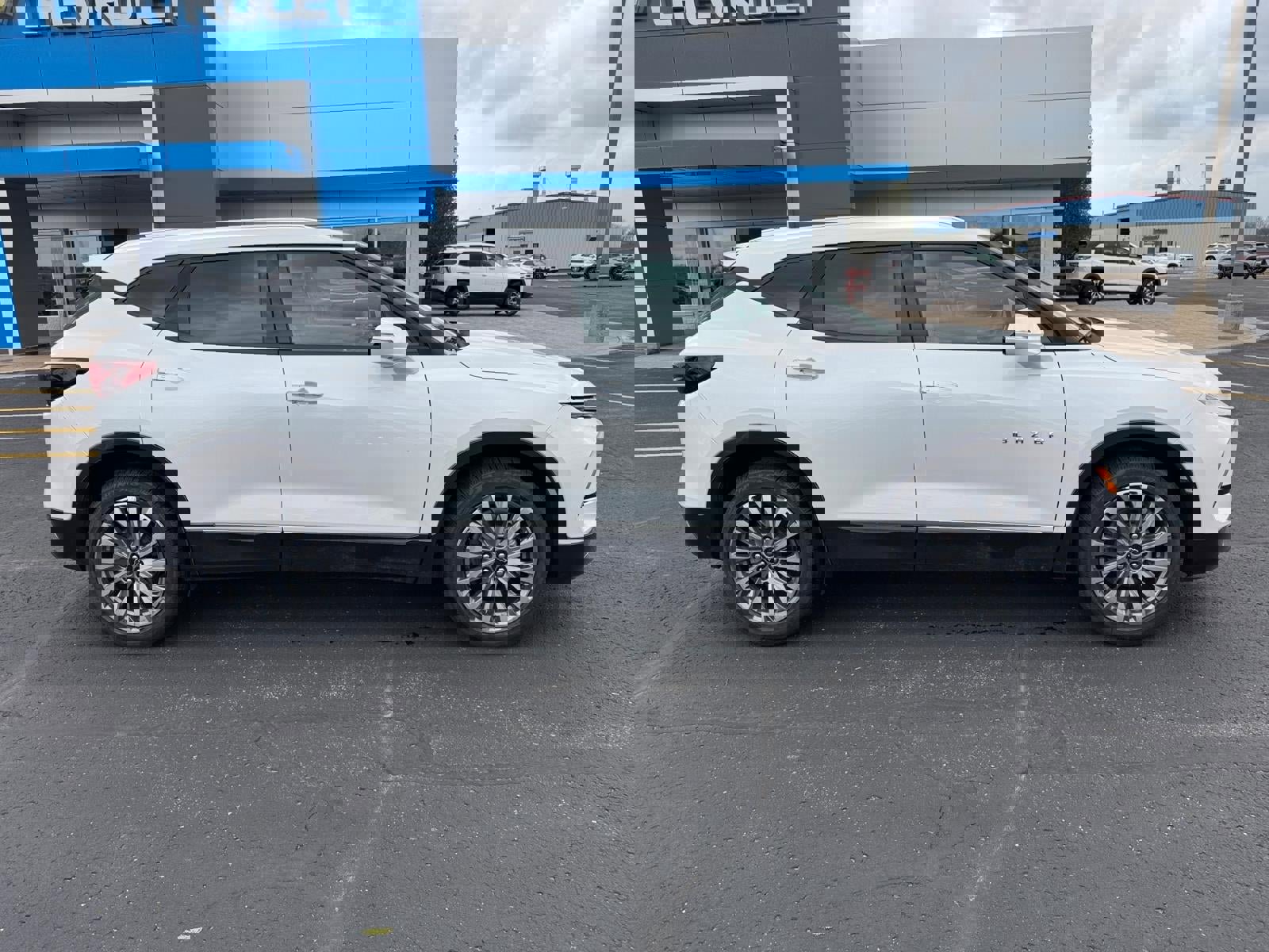 Certified 2023 Chevrolet Blazer Premier w/ Driver Confidence II Package image 2