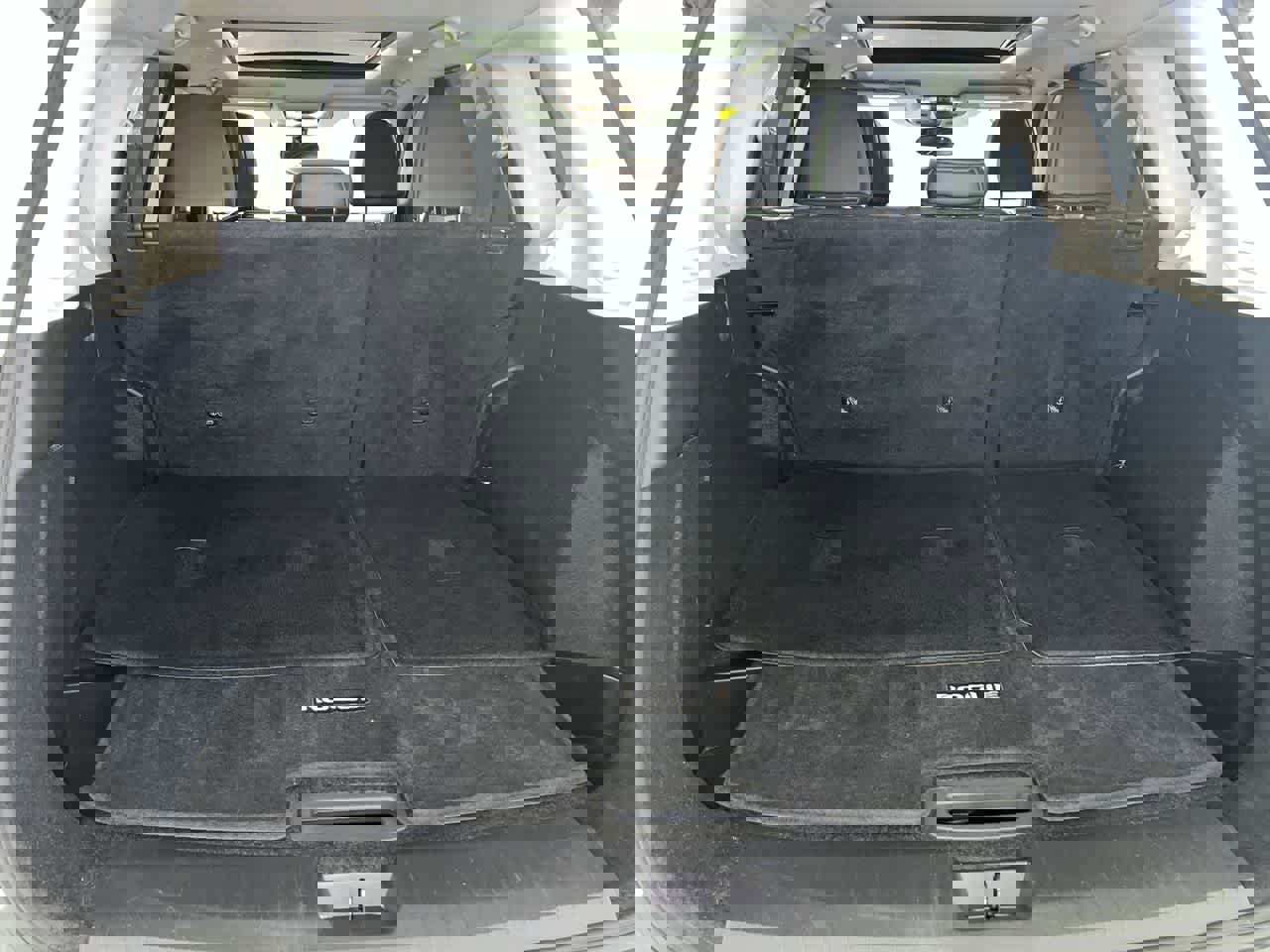 Used 2021 Nissan Rogue SV w/ Premium Package image 28