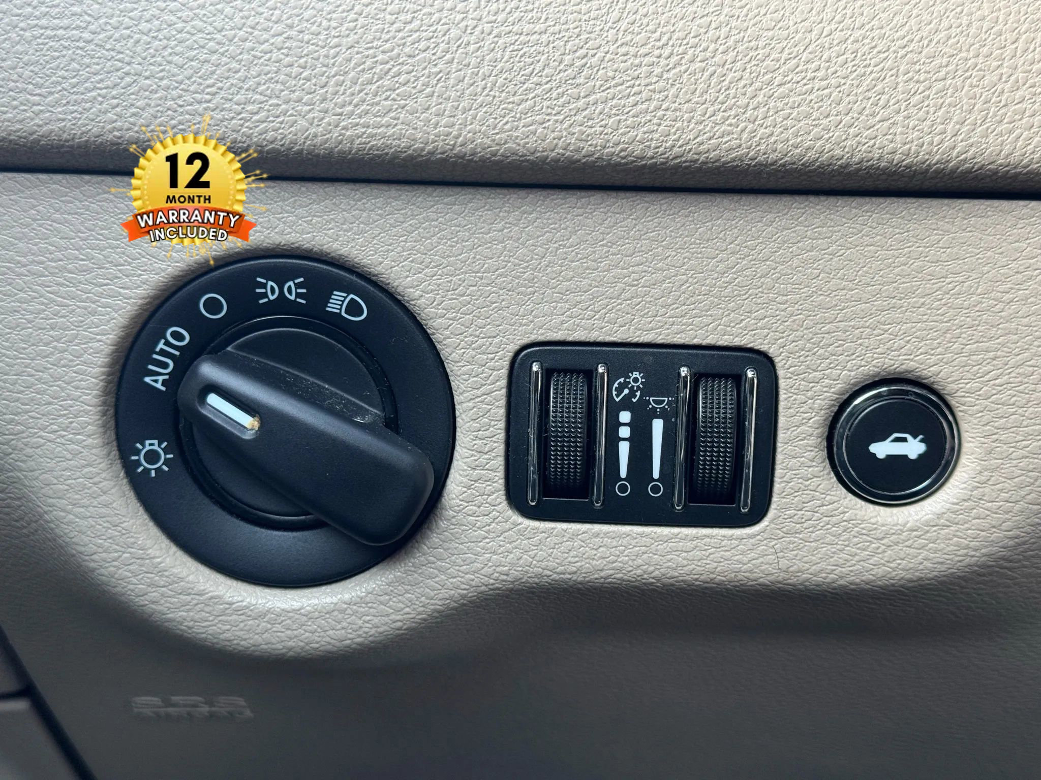 Used 2014 Chrysler 300 image 33