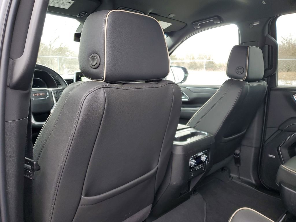Certified 2024 GMC Yukon XL SLT w/ SLT Luxury Package image 31