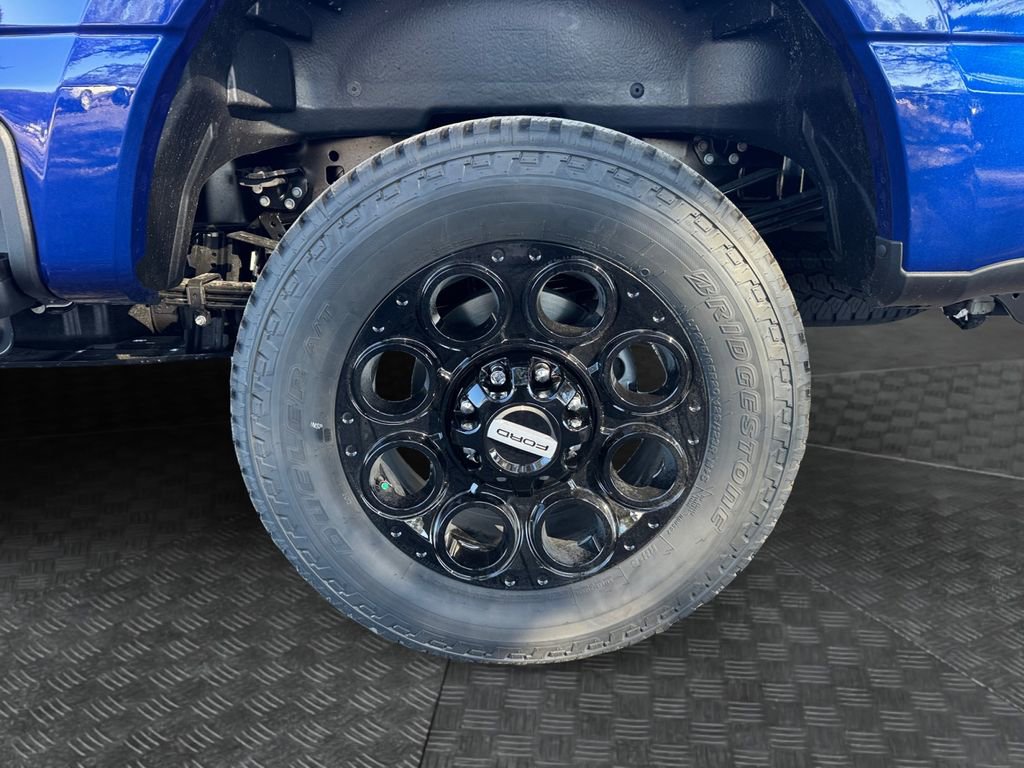 New 2026 Ford F350 Lariat w/ Black Appearance Package image 17