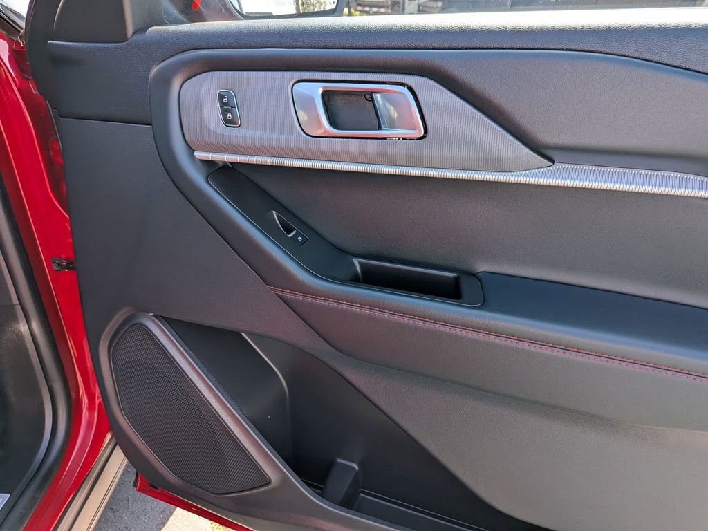 Used 2025 Ford Explorer ST-Line w/ ST-Line Street Pack image 32