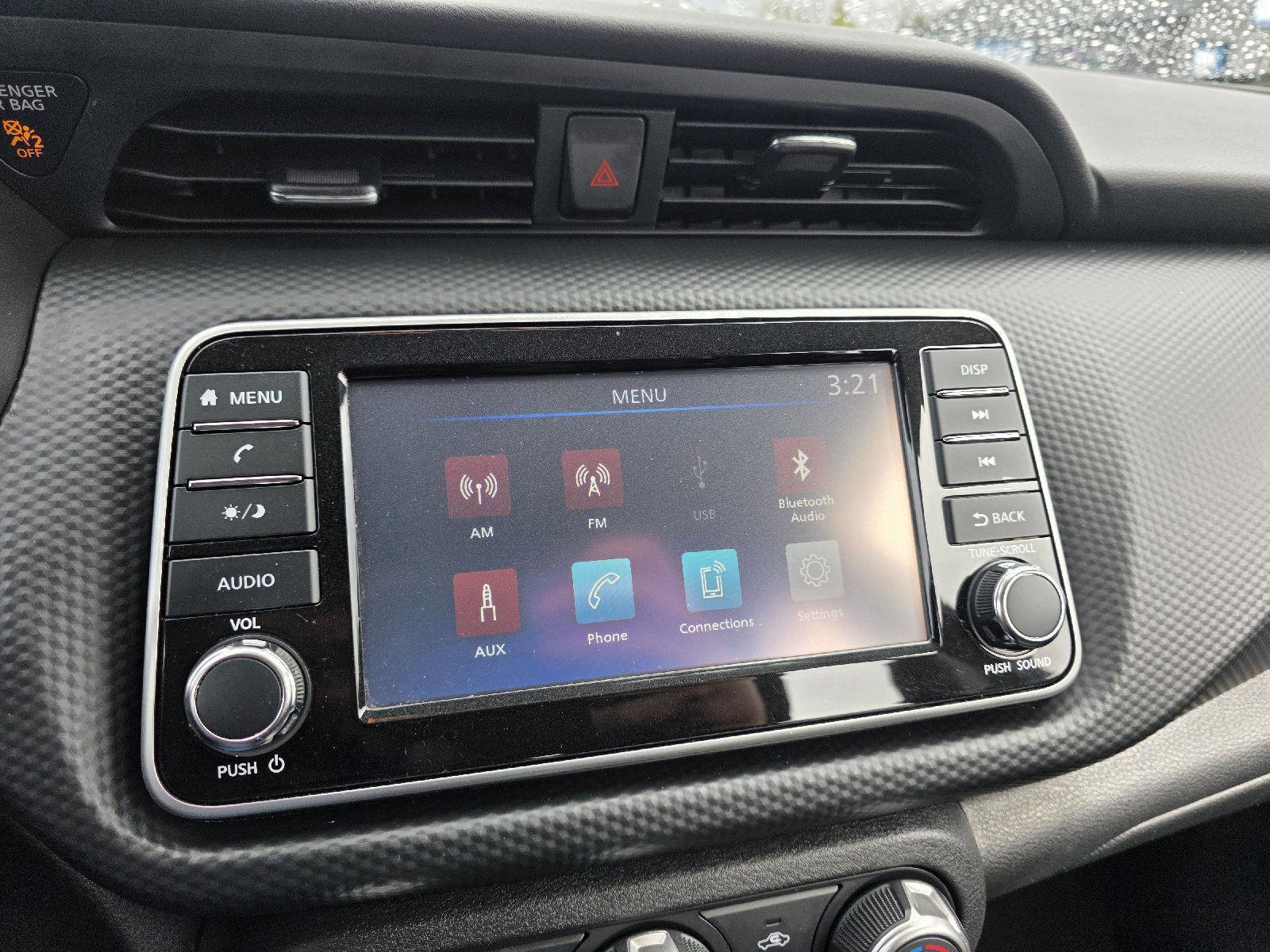 Used 2022 Nissan Kicks S image 9