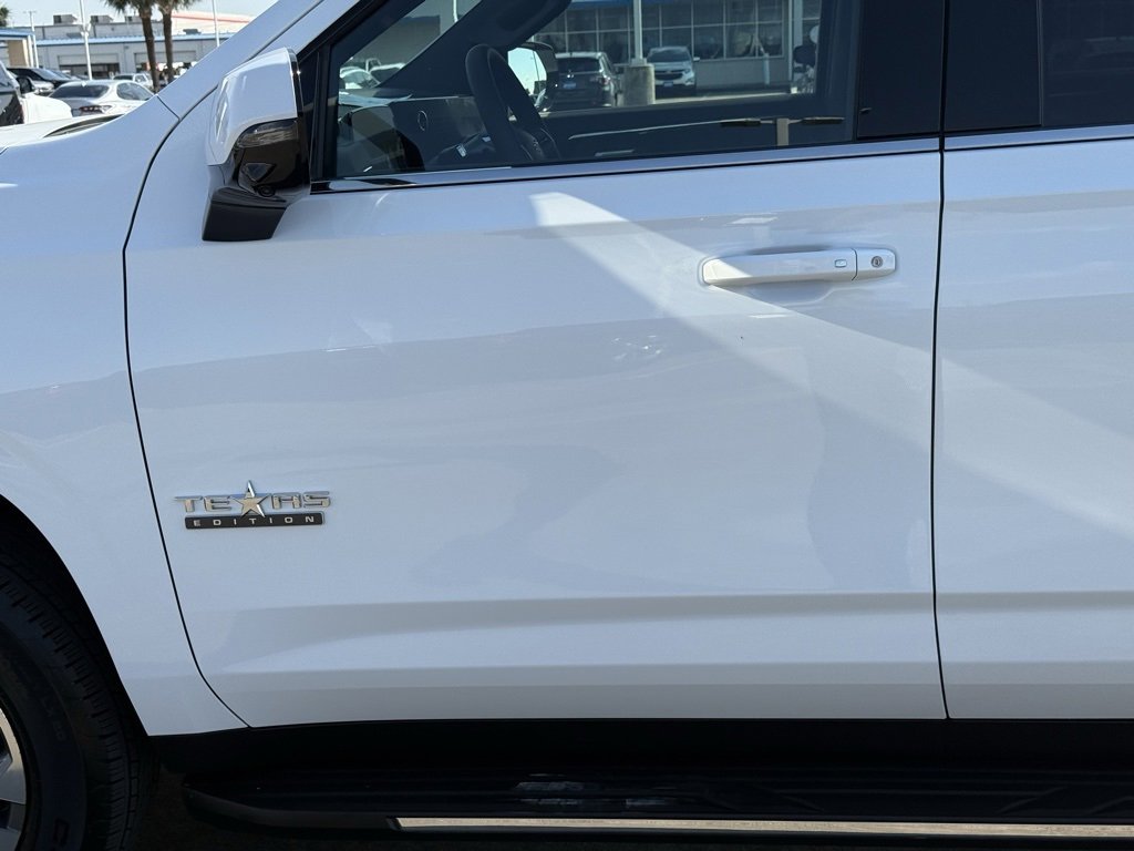 New 2026 Chevrolet Suburban LT w/ Comfort Package image 18