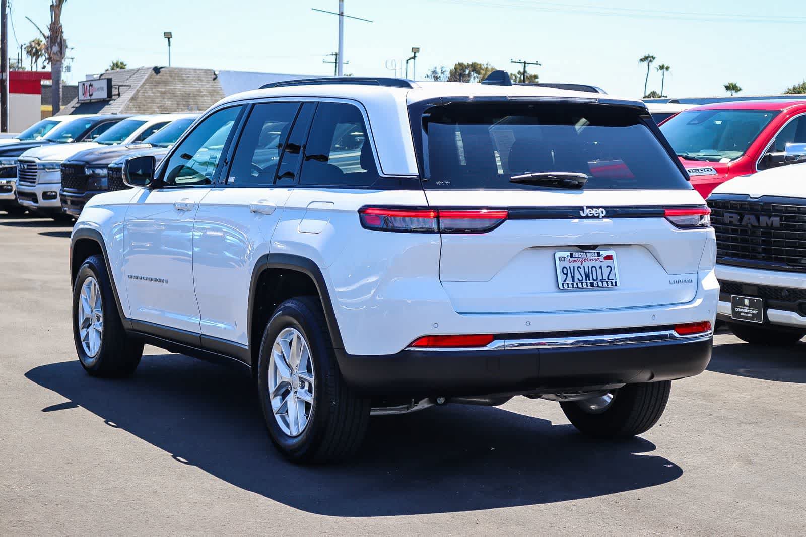 Used 2025 Jeep Grand Cherokee Laredo X RWD image 6