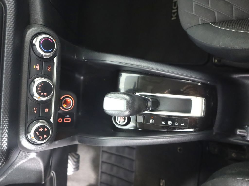 Used 2021 Nissan Kicks S image 14