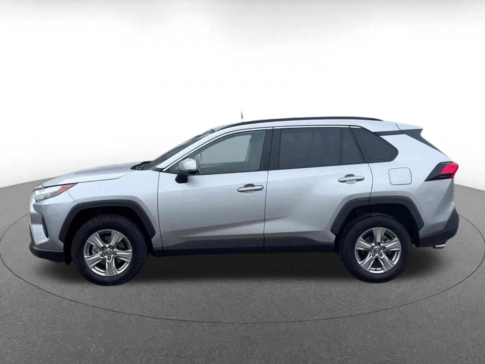 Used 2025 Toyota RAV4 XLE image 9