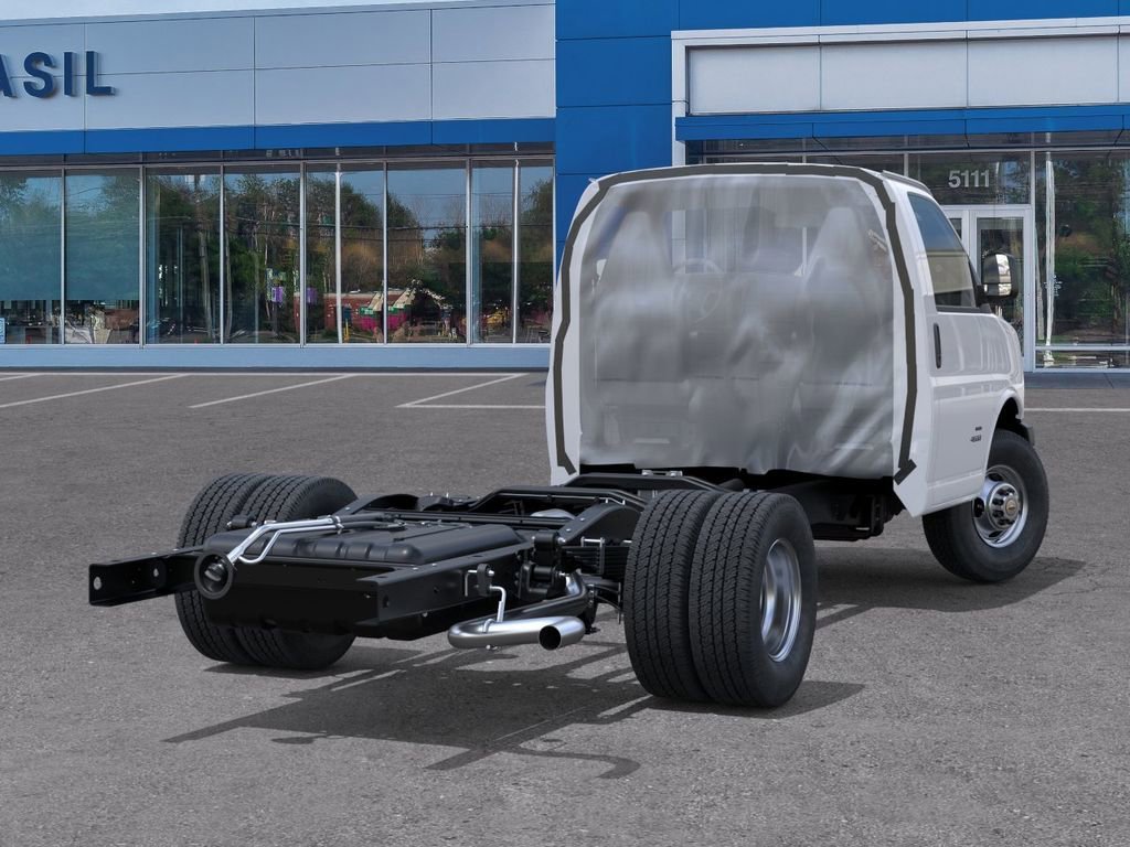 New 2026 Chevrolet Express 4500 w/ Power Convenience Package RWD image 4