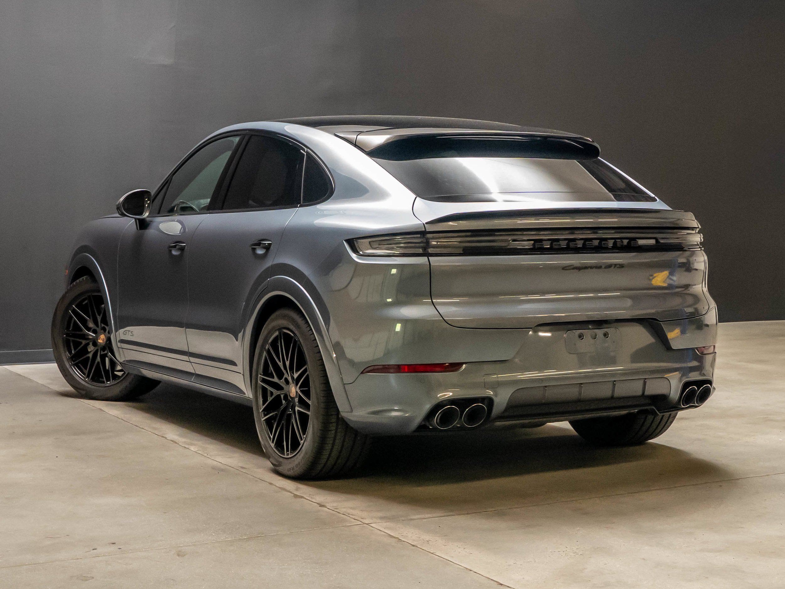 Certified 2026 Porsche Cayenne GTS AWD/4WD image 3