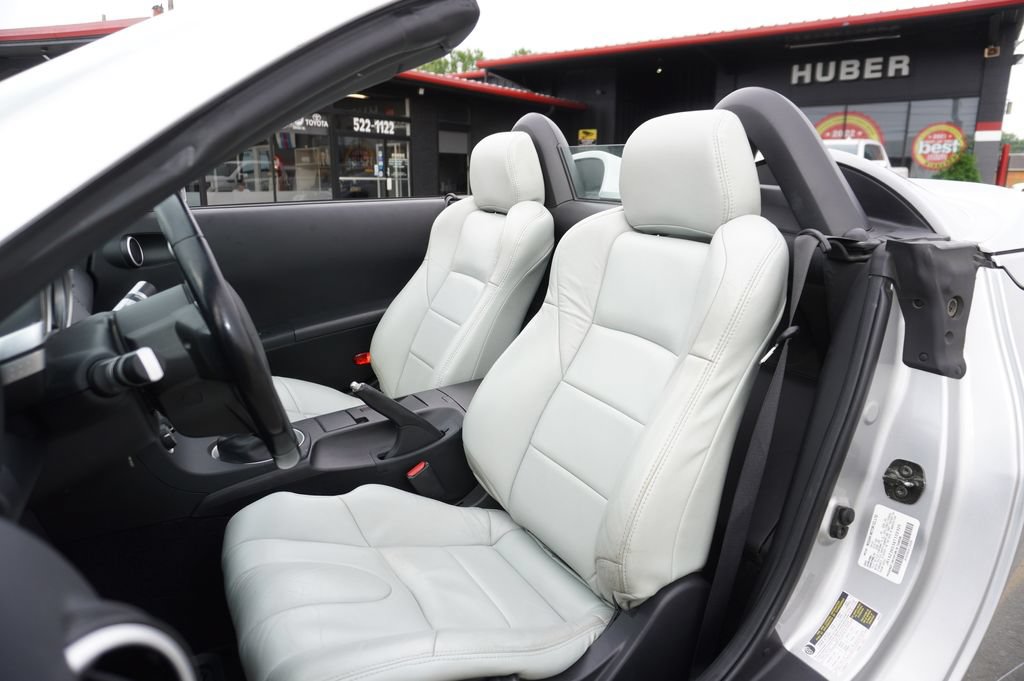 Used 2004 Nissan 350Z Enthusiast RWD image 24
