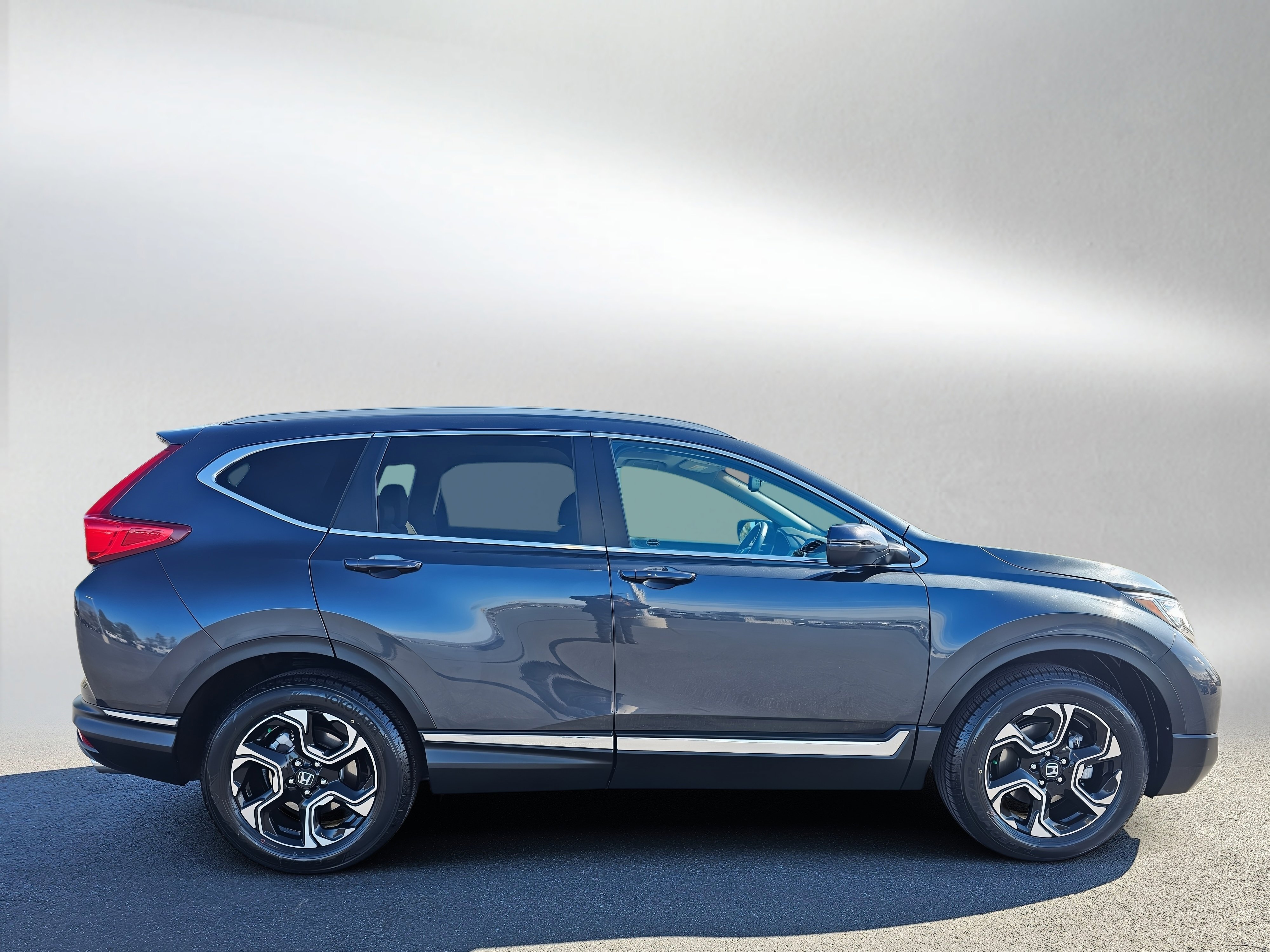 Used 2019 Honda CR-V Touring image 5