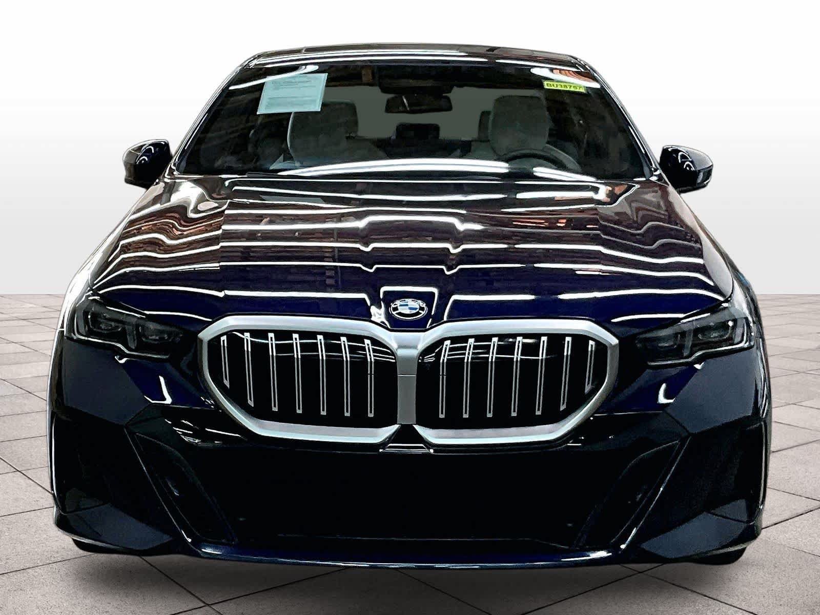Used 2026 BMW 530i w/ M Sport Package RWD image 3